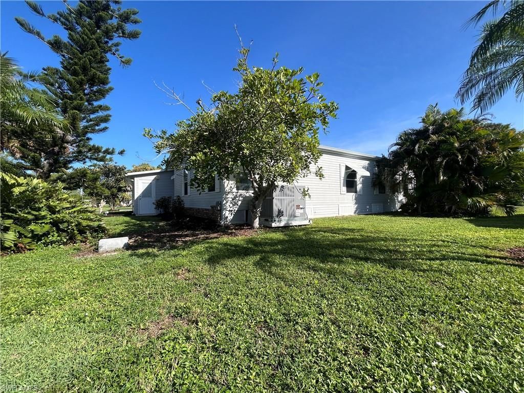 10561 Lake Loop Rd , Unit 37M, North Fort Myers, FL 33903 Photo