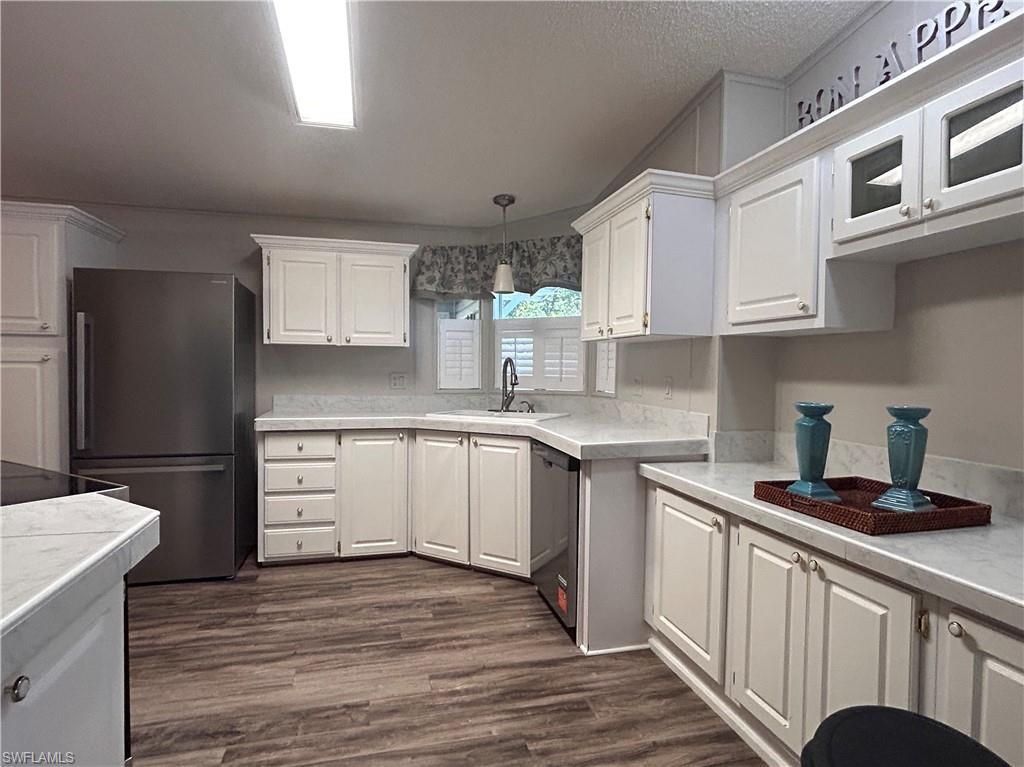 10561 Lake Loop Rd , Unit 37M, North Fort Myers, FL 33903 Photo