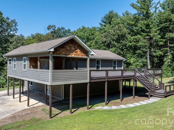 80 Hidden Bluff Lane , Horse Shoe, NC 28742