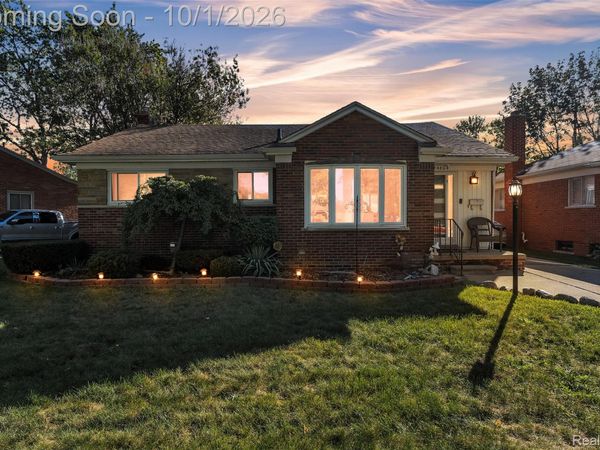24804 Ridgecroft Avenue, Eastpointe, Mi 48021