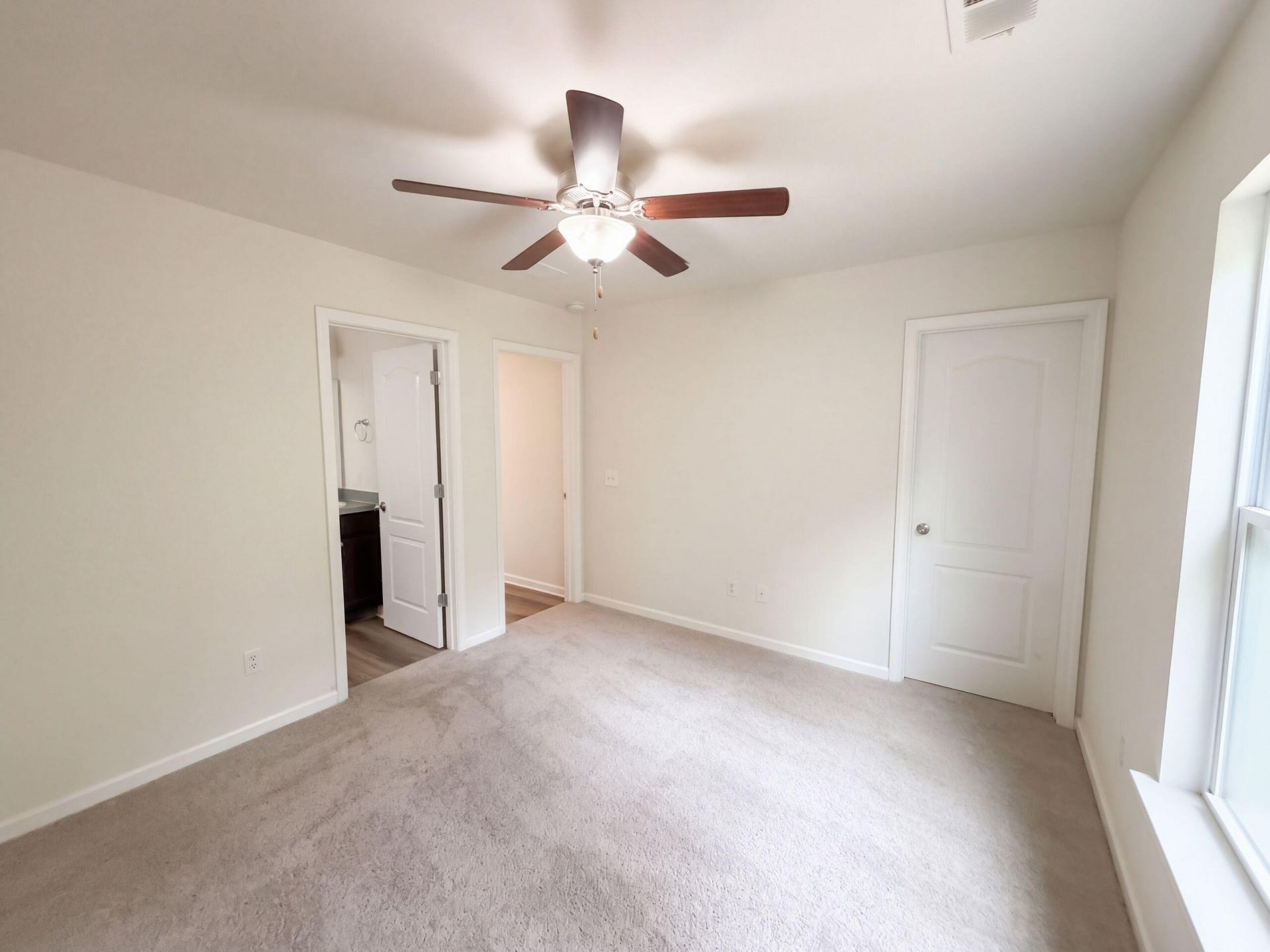 168 Brittondale Road Photo 4