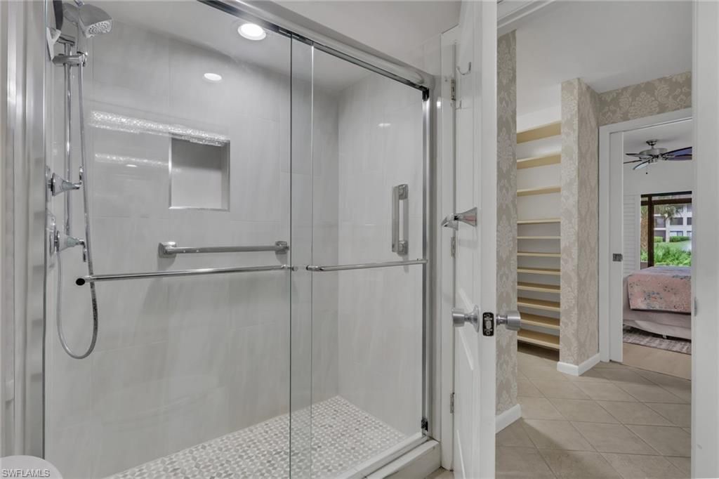 5954 Pelican Bay Blvd, Unit 212, Naples, FL 34108 Photo