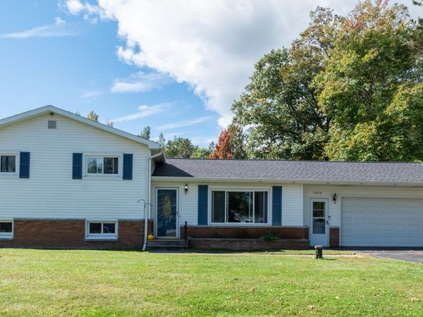 7688 S US Highway 23, Ossineke, MI 49766