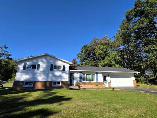 7688 S US Highway 23, Ossineke, MI 49766