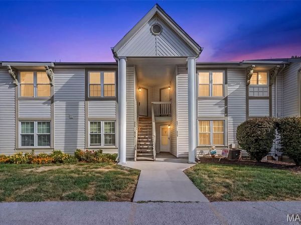 678 Sugar Trail Court, Unit 5, St Peters, MO 63376