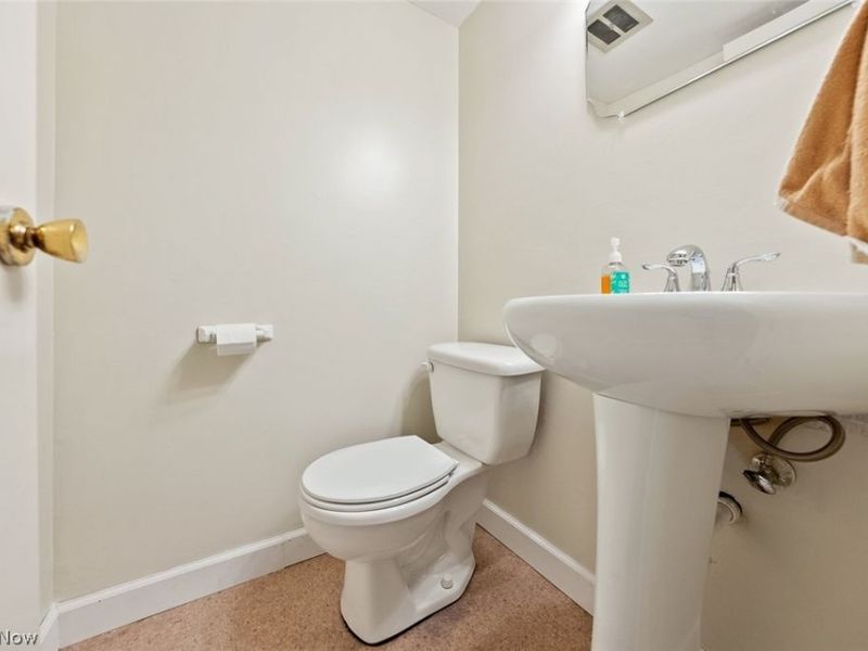 111 Edgefield Drive, Elyria, OH 44035 Photo 14