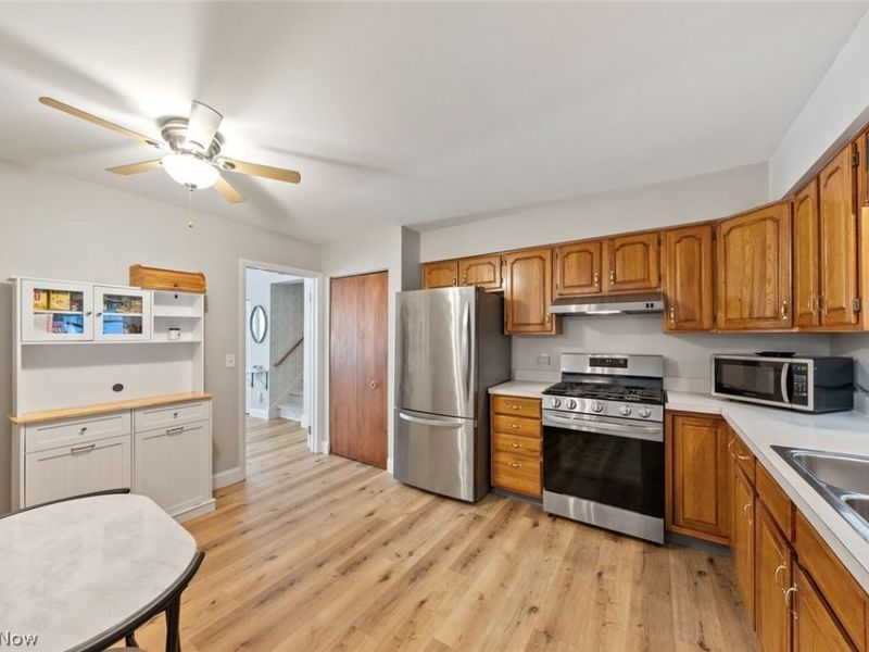 111 Edgefield Drive, Elyria, OH 44035 Photo 5