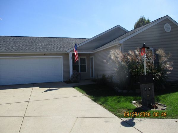 1585 Saugus Close , Valparaiso, IN 46385