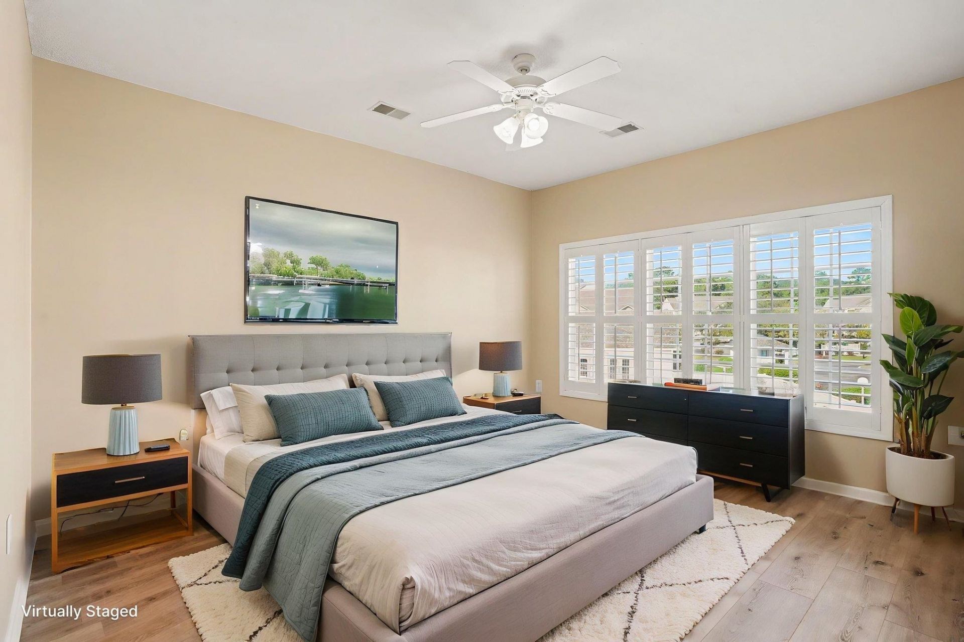 5816 Longwood Dr. Photo 4