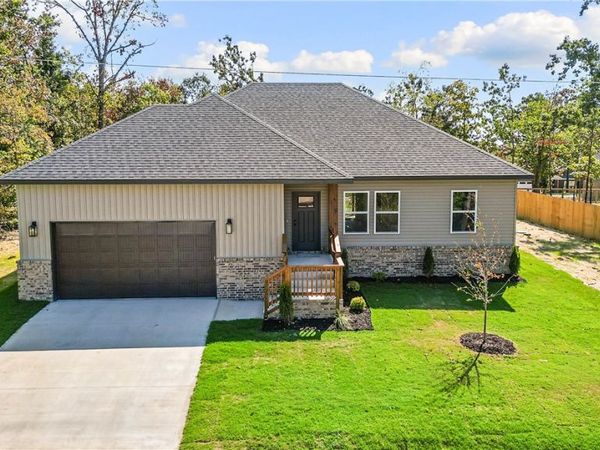 9 Cromarty Drive, Bella Vista, AR 72715