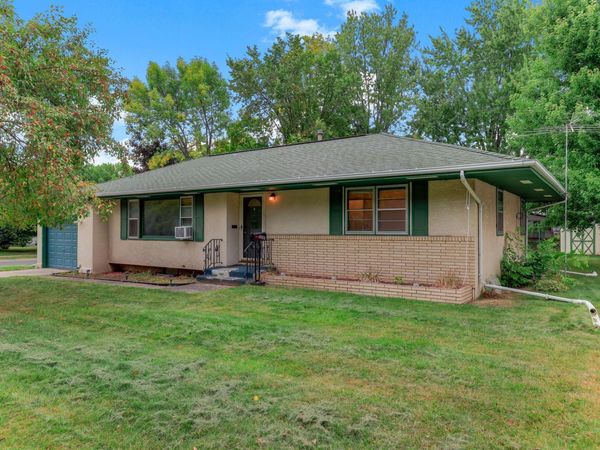 330 10th Avenue SW, Cambridge, MN 55008