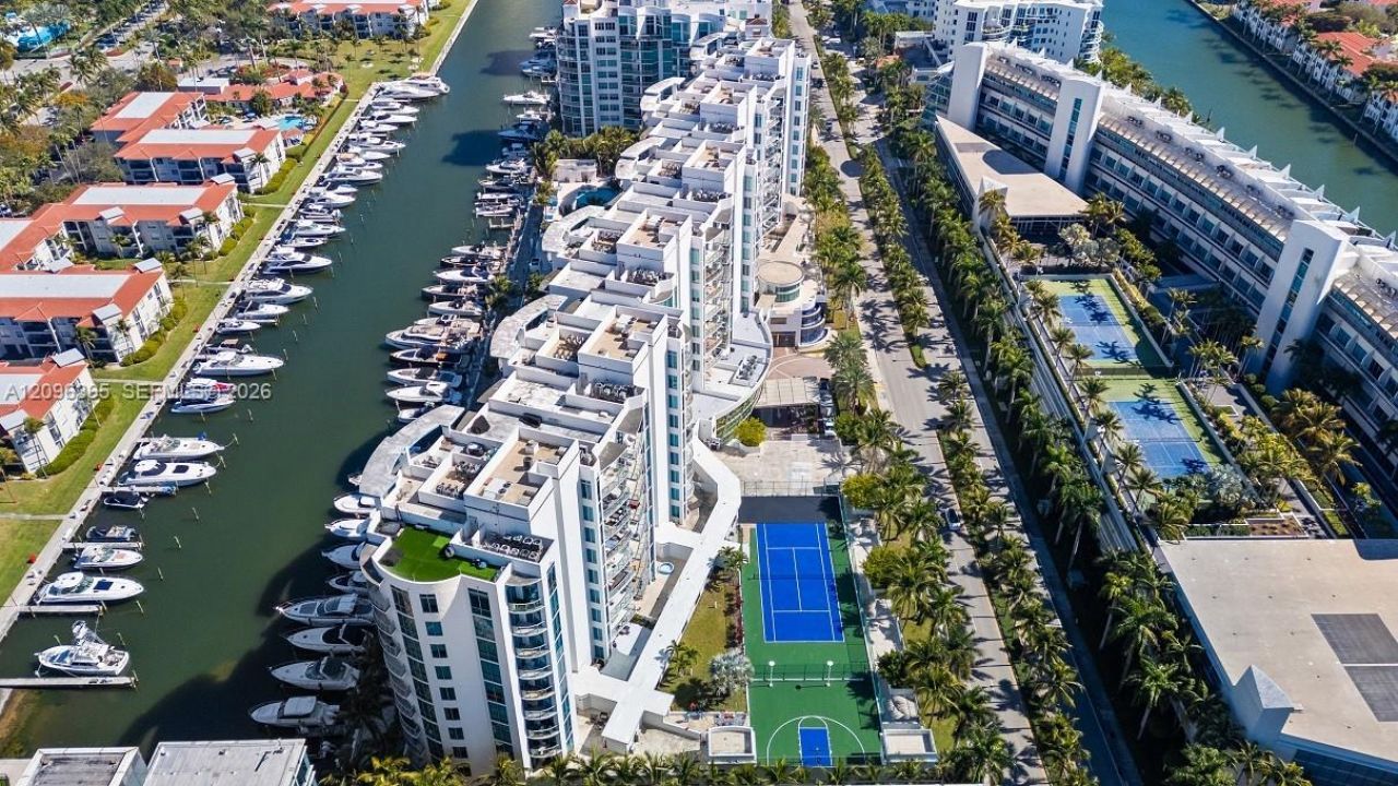 3029 NE 188th St, Unit 911, Aventura, FL 33180 Photo