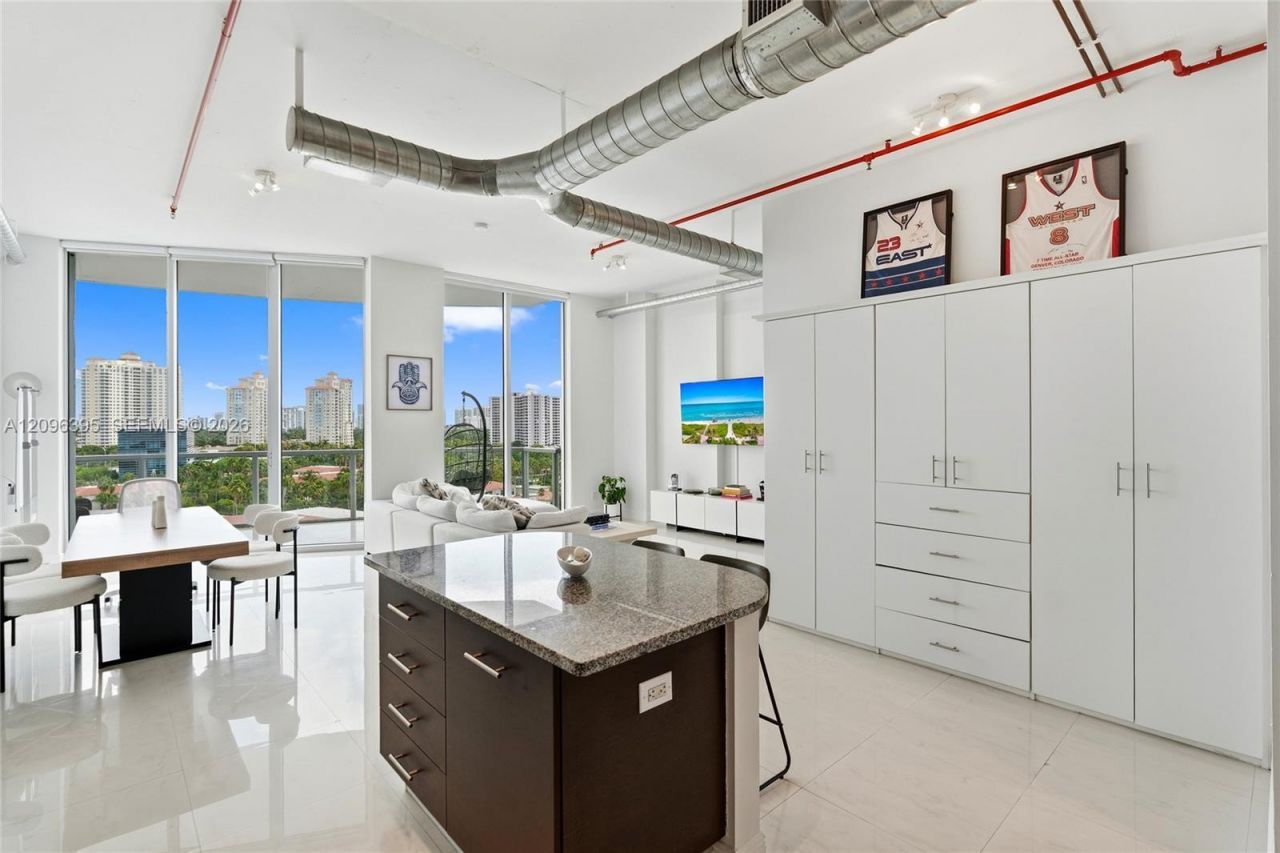 3029 NE 188th St, Unit 911, Aventura, FL 33180 Photo
