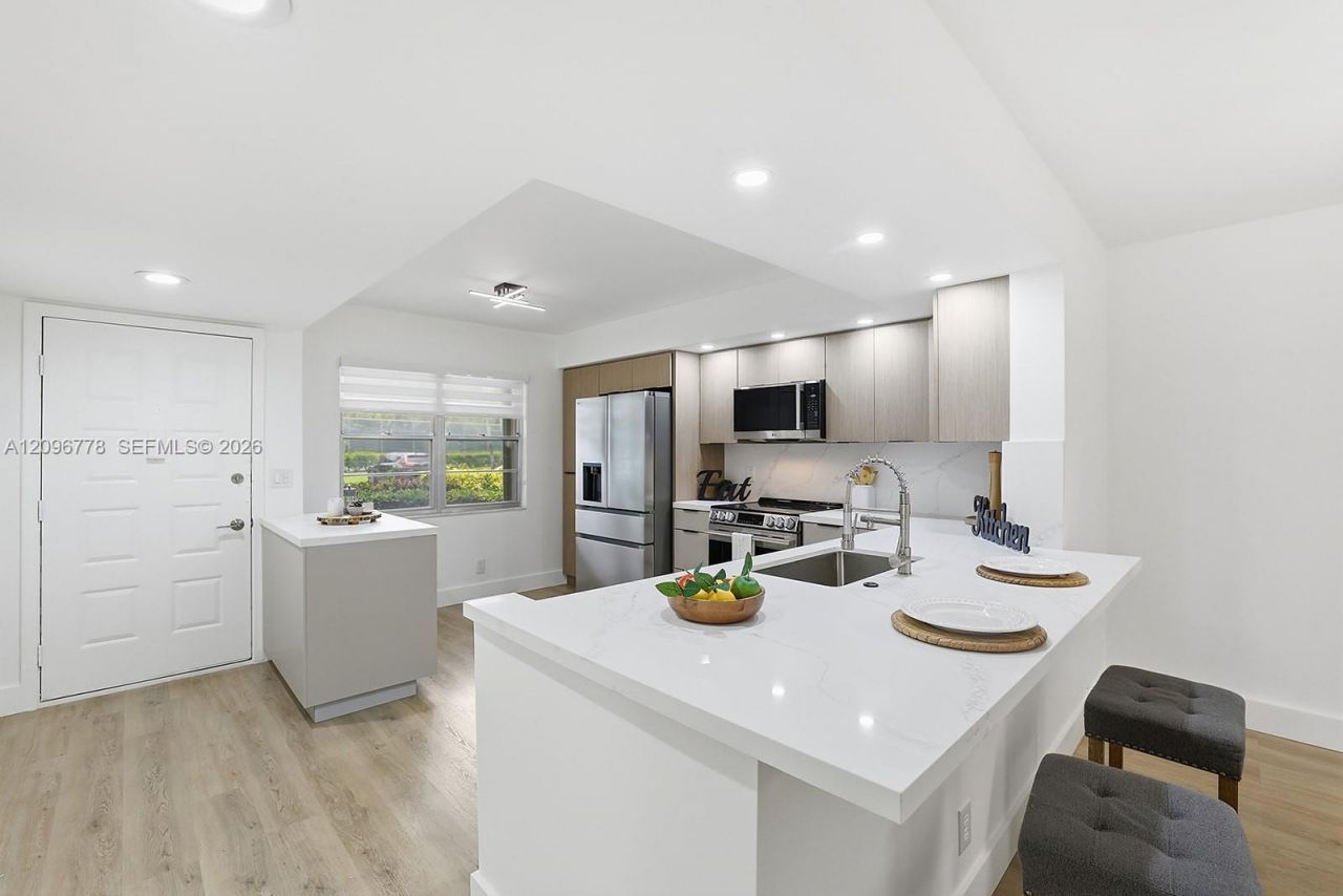 300 SW 130th Ter , Unit 110B, Pembroke Pines, FL 33027 Photo