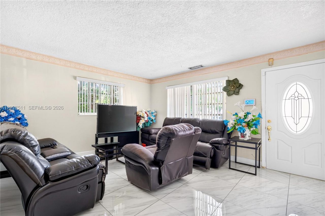 940 NW 135th St, North Miami, FL 33168 Photo