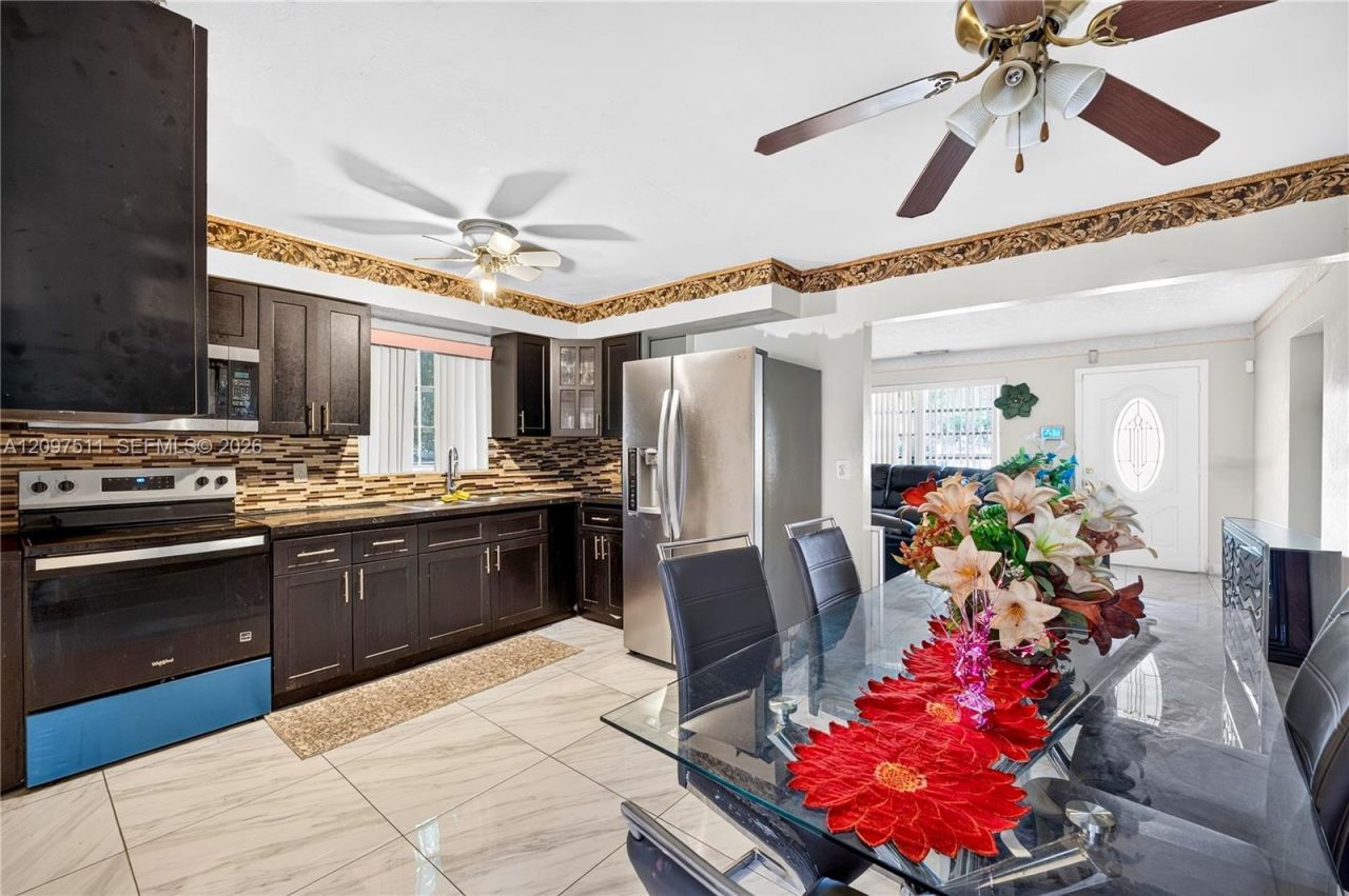 940 NW 135th St, North Miami, FL 33168 Photo