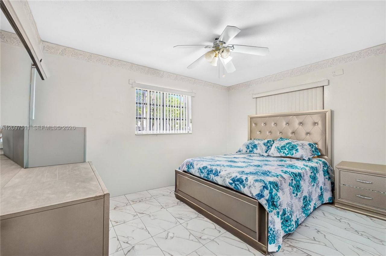 940 NW 135th St, North Miami, FL 33168 Photo