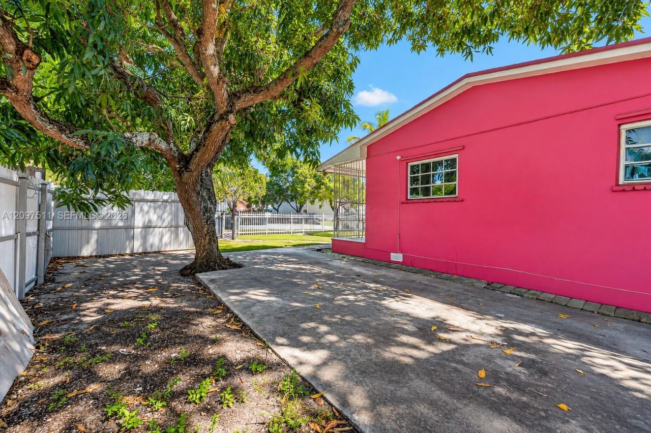 940 NW 135th St, North Miami, FL 33168 Photo