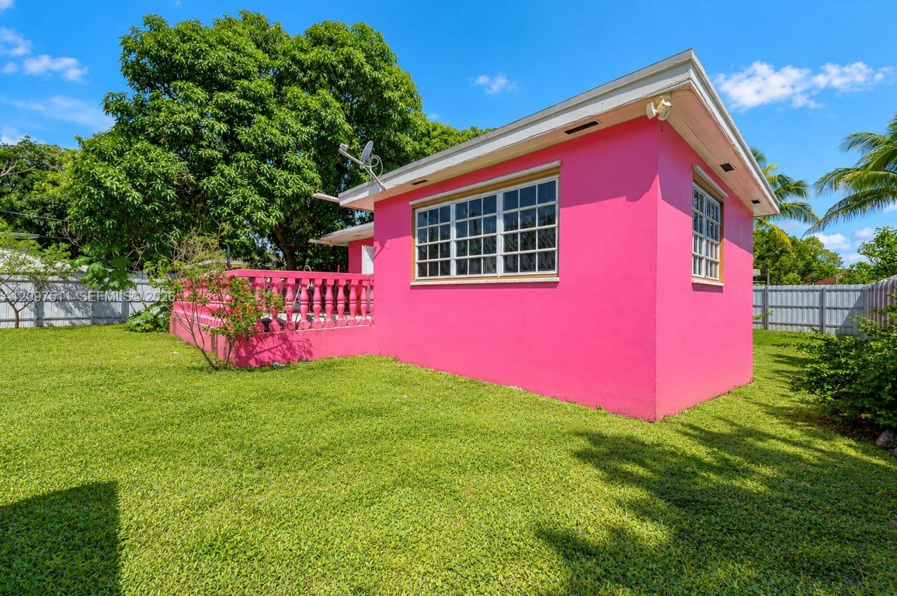 940 NW 135th St, North Miami, FL 33168 Photo