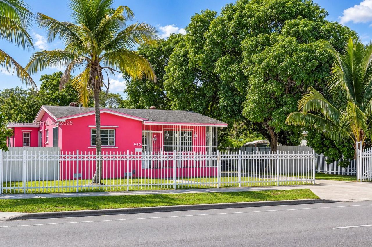 940 NW 135th St, North Miami, FL 33168 Photo