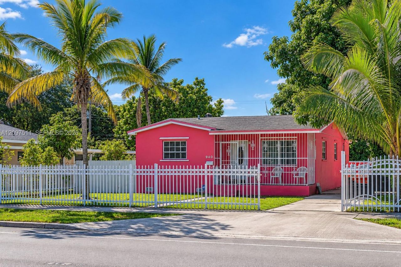 940 NW 135th St, North Miami, FL 33168 Photo