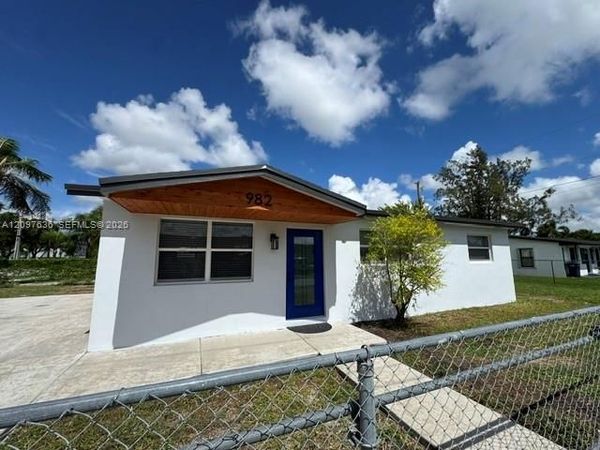 982 NW 3rd St, Florida City, FL 33034