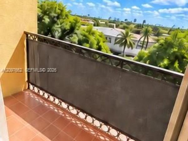 4707 NW 7th St , Unit 402-8, Miami, FL 33126