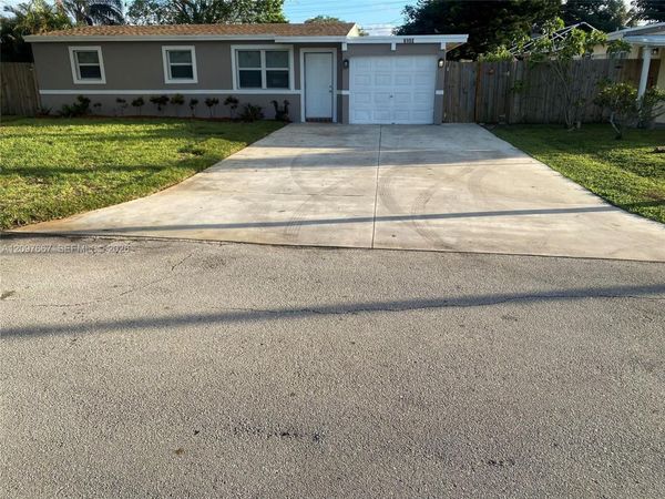 6152 SW 2nd St , Margate, FL 33068