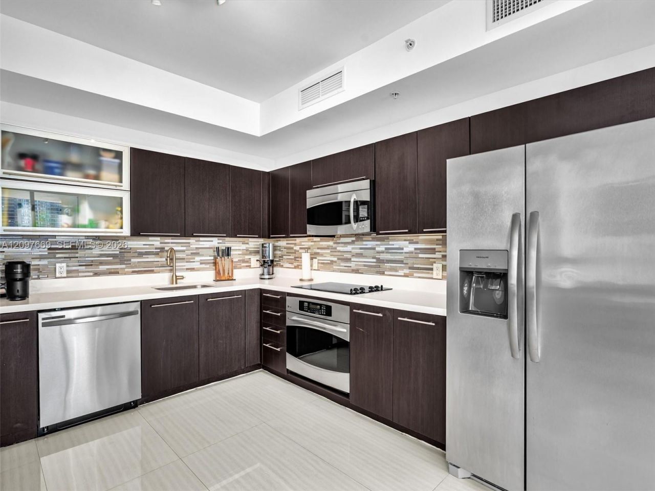 90 SW 3rd St , Unit 2013, Miami, FL 33130 Photo