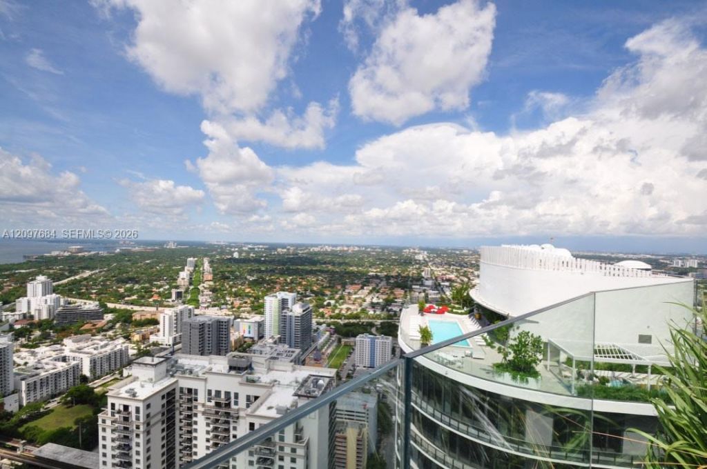 45 SW 9th St, Unit 2308, Miami, FL 33130 Photo