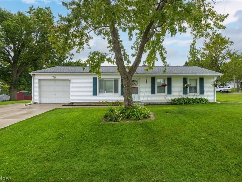2772 Serra Vista Drive, Stow, OH 44224 Photo 2