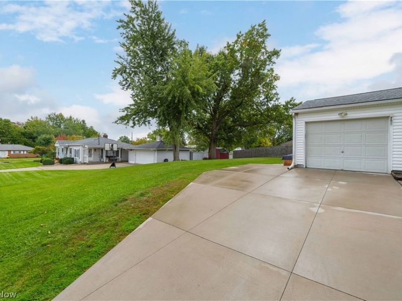 2772 Serra Vista Drive, Stow, OH 44224 Photo 4
