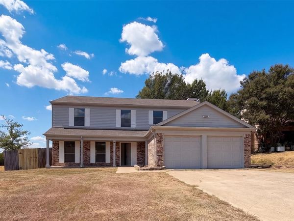 4622 Covington Court , Grand Prairie, TX 75052