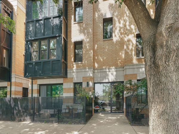 2235 N LISTER Avenue , Unit 202, Chicago, IL 60614