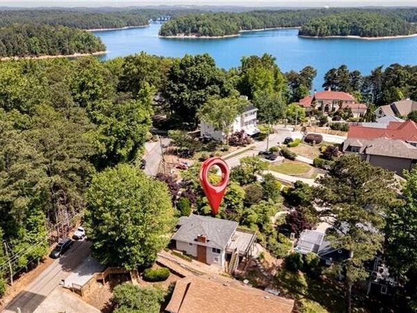 6381 Lakeview Drive, Buford, GA 30518