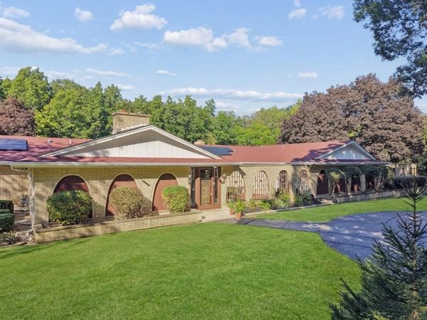 201 Oak Lane , Winthrop Harbor, IL 60096