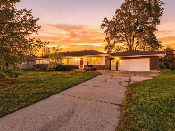8413 Meadow Lake Road E, New Hope, MN 55428