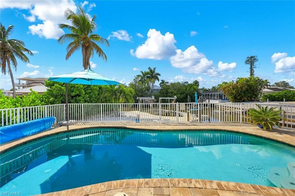117 Sand Dollar Dr , Fort Myers Beach, FL 33931 Photo