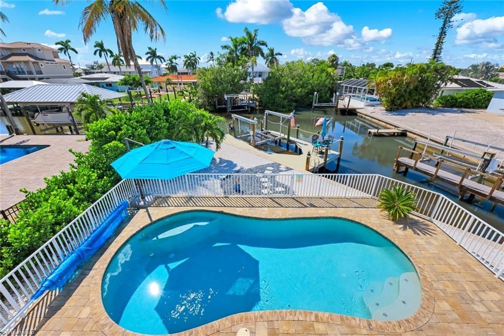 117 Sand Dollar Dr , Fort Myers Beach, FL 33931 Photo