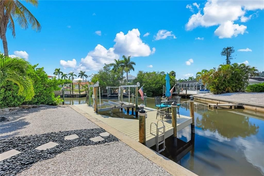 117 Sand Dollar Dr , Fort Myers Beach, FL 33931 Photo