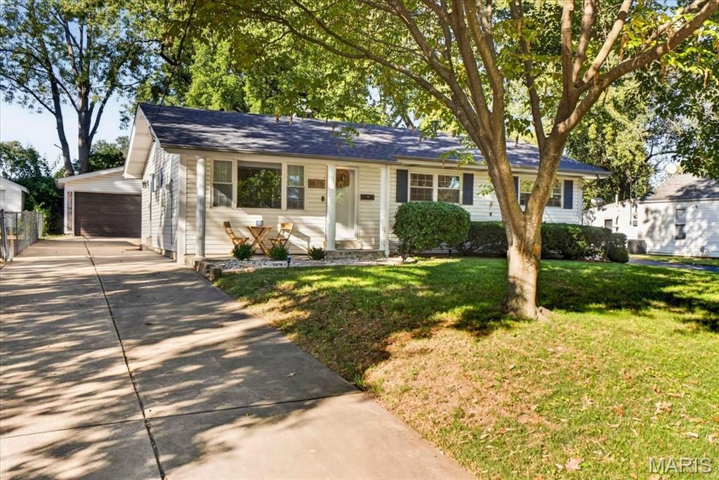1675 Saint Catherine Street, Florissant, MO 63033 Main Photo