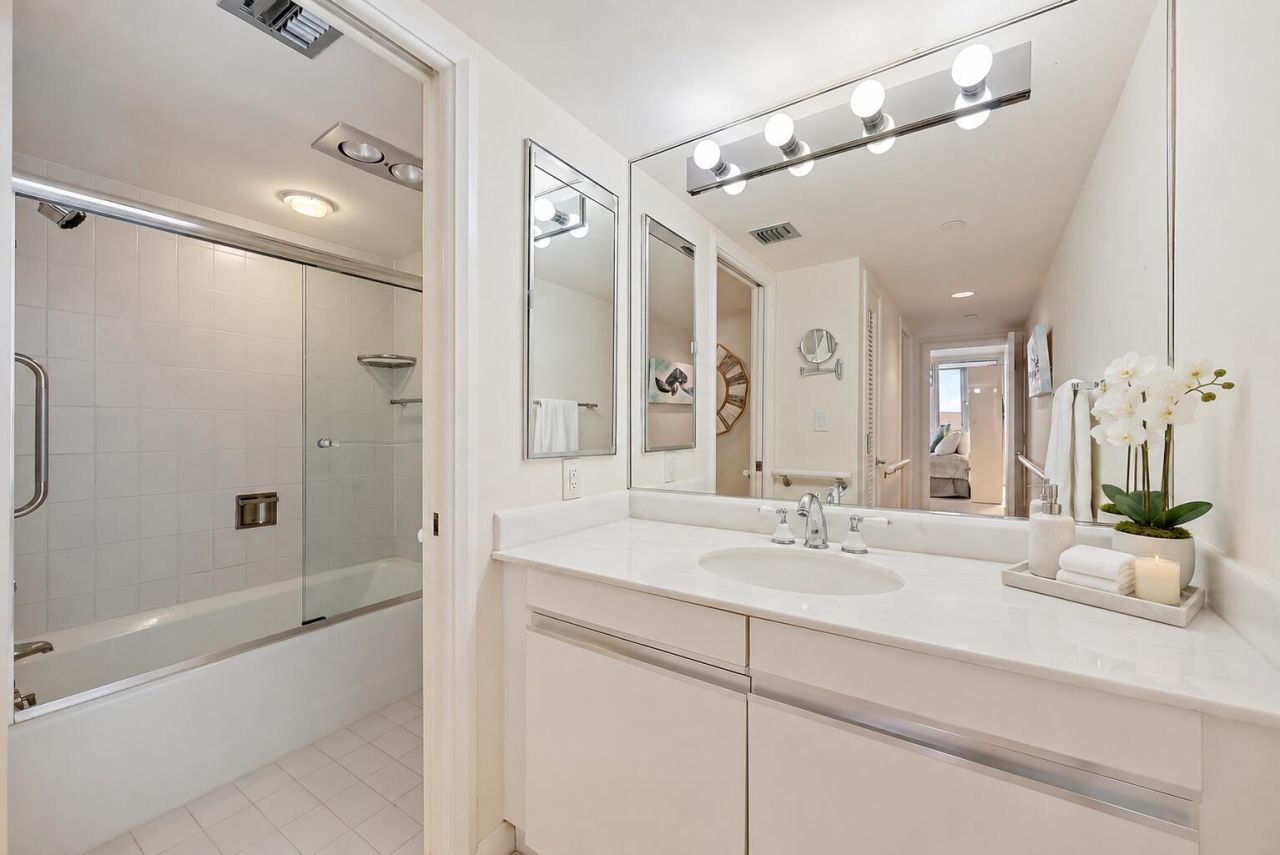100 Lakeshore Drive, Unit 251, North Palm Beach, FL 33408 Photo