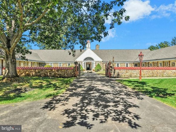 1807 APPLE TREE LANE , BETHLEHEM, PA 18015
