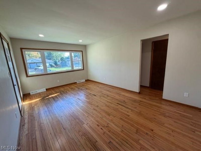 106 Andrea Boulevard, Niles, OH 44446 Photo 3