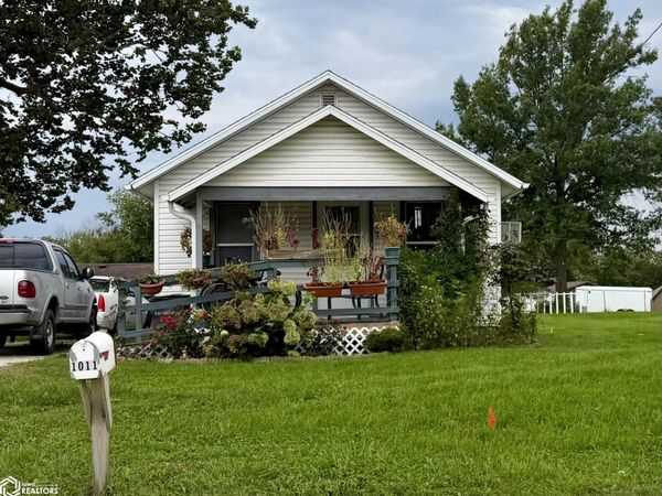 1011 North 7th Street, Chariton, IA 50049