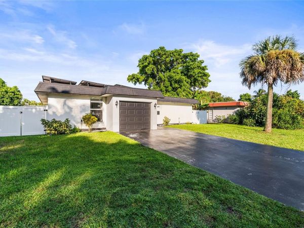 6408 BROOKWOOD BOULEVARD , TAMARAC, FL 33321