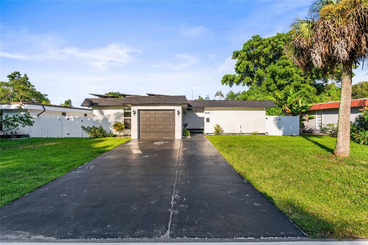 6408 Brookwood Boulevard , Tamarac, FL 33321 Photo
