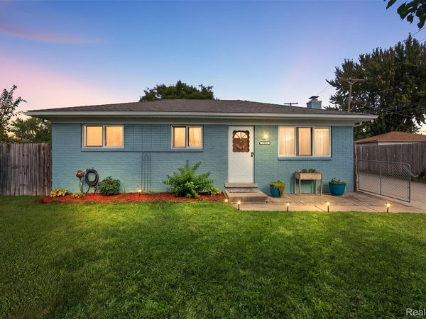 35038 Simon Drive, Clinton Township, Mi 48035