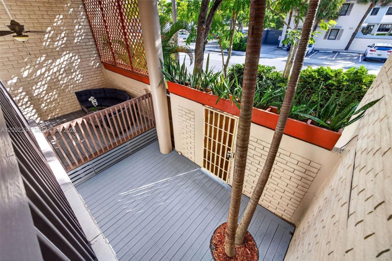 1401 NE 9th St, Unit 50, Fort Lauderdale, FL 33304 Photo