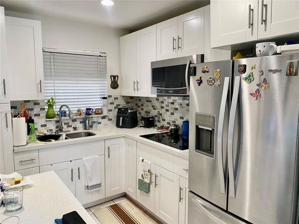 2900 W Sunrise Lakes Dr, Unit 304, Sunrise, FL 33322